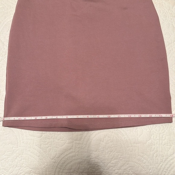 NWT UO Silence + Noise Off-The-Shoulder Slashed Ponte Mini Dress in Mauve Size S - Picture 8 of 16